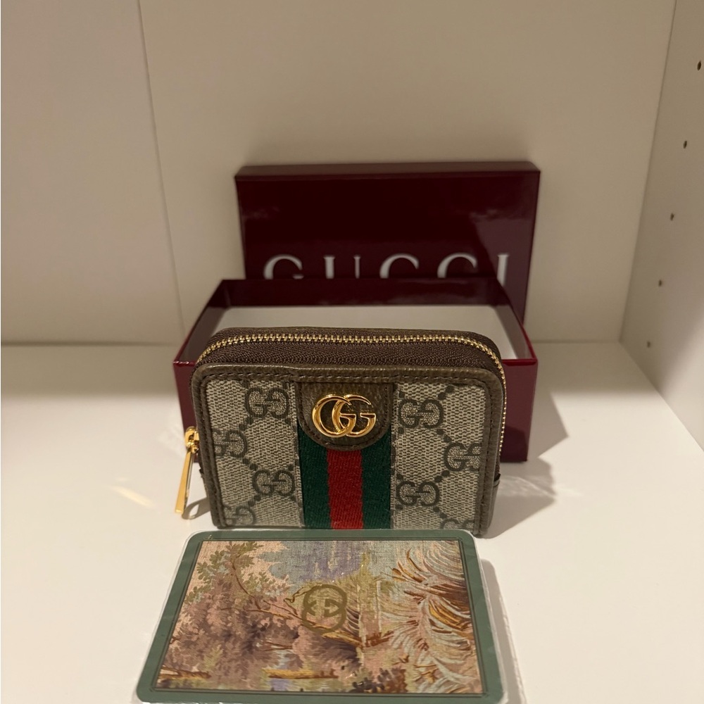 🔥Authentic Gucci Card Set with Double G “PLAYING CARDS ONLY”🔥